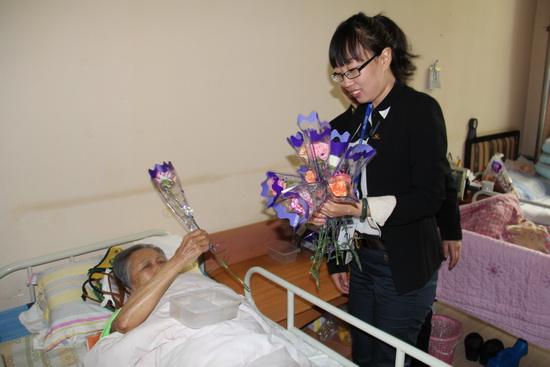 哈尔滨ag真人平台官方影城母亲节感恩送温暖